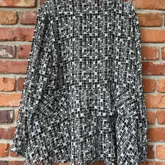 Chico’s Sheer Ruffled Neckline Blouse Size 3/XL - Picture 5 of 7